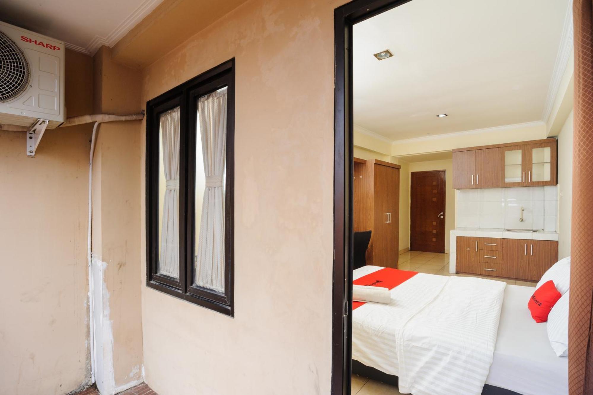 Hotel O Cibubur Near Cibubur Junction Formerly Comfort 3*