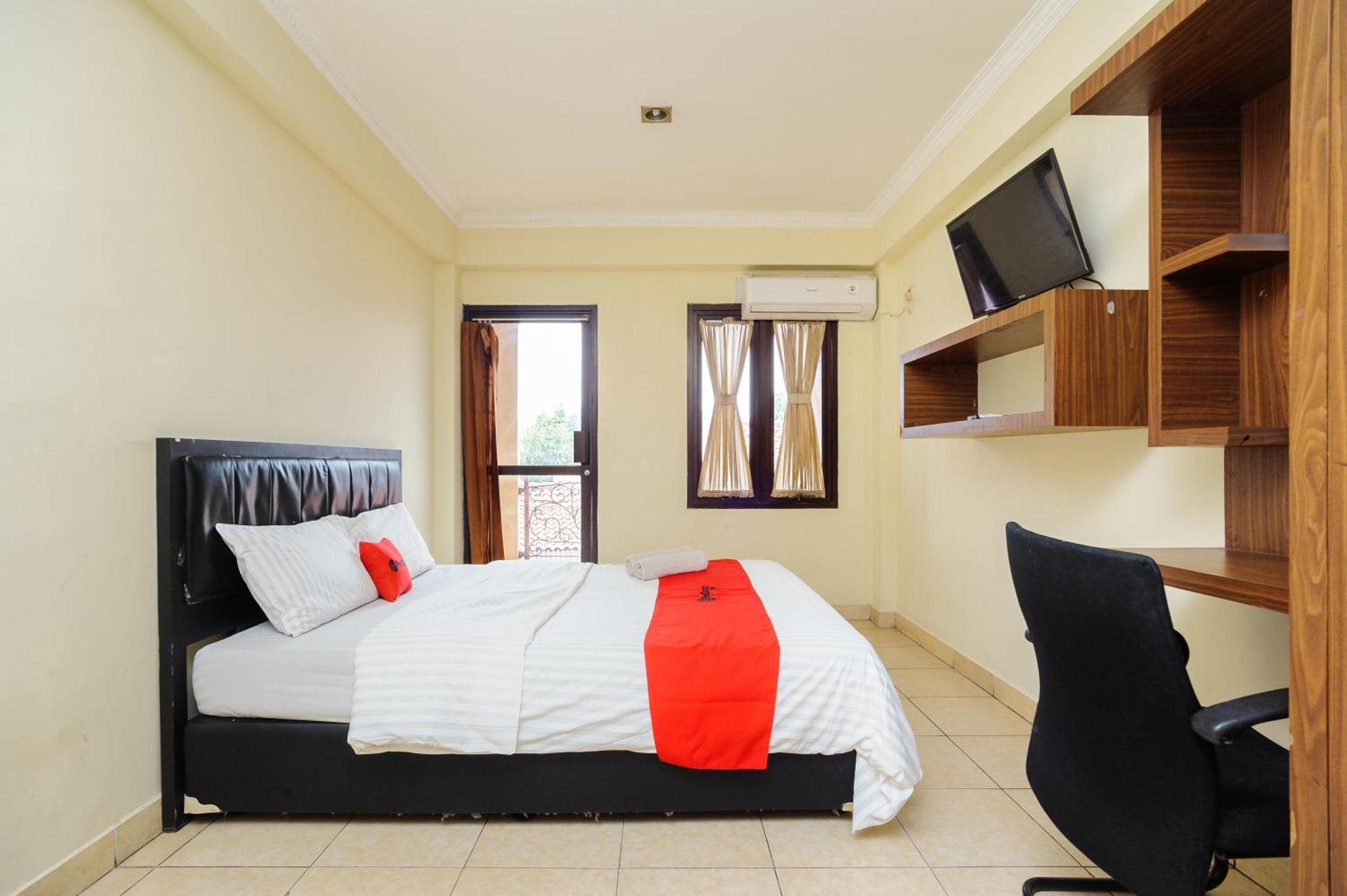 Hotel O Cibubur Near Cibubur Junction Formerly Comfort 3*