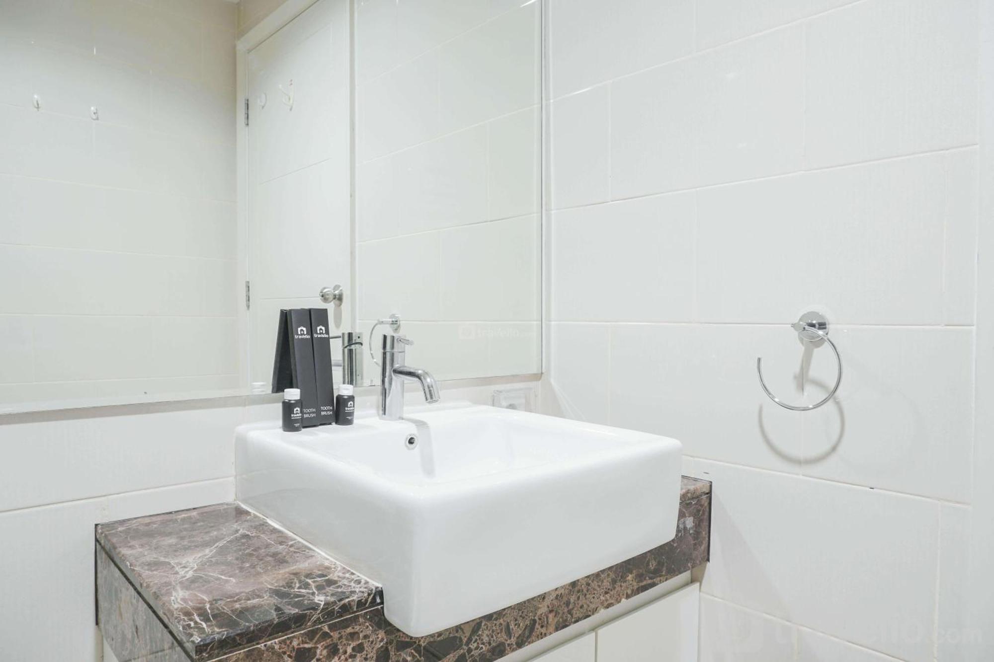 Stunning And Strategic 2br At Casa Grande By Travelio