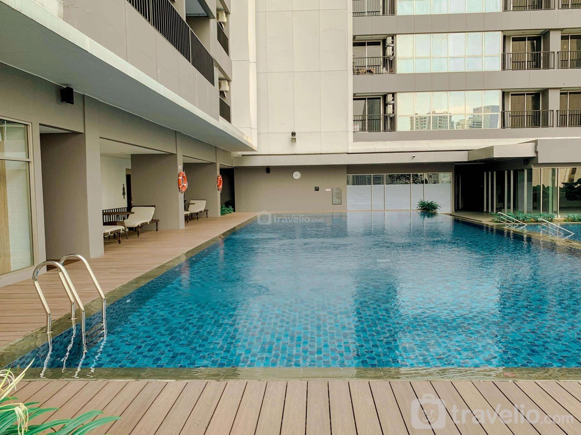 Apartment Minimalist And Homey 1br At Ciputra World 2 By Travelio Jakarta