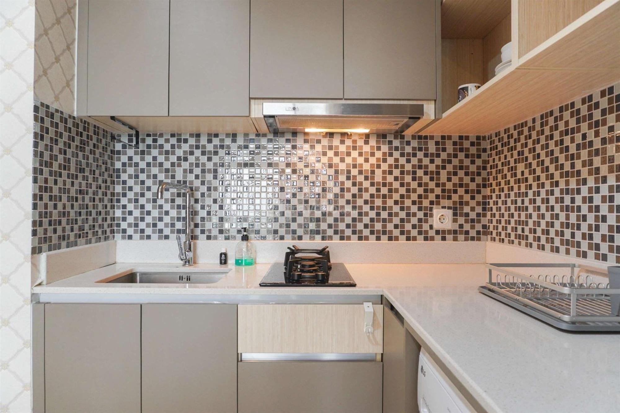 Cozy And Modern Look 1br Gold Coast By Travelio * Jakarta