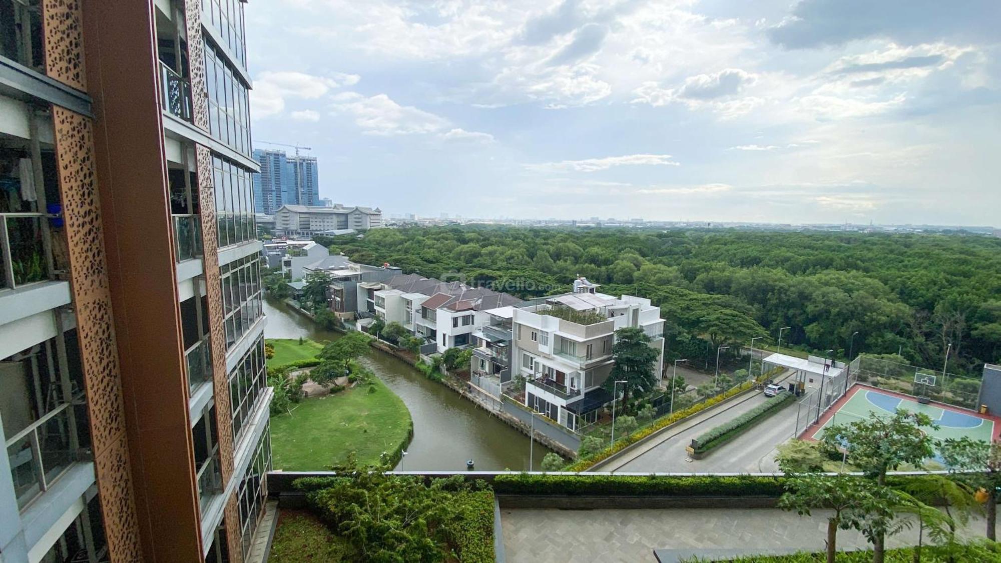 Cozy And Modern Look 1br Gold Coast By Travelio Pangsapuri
