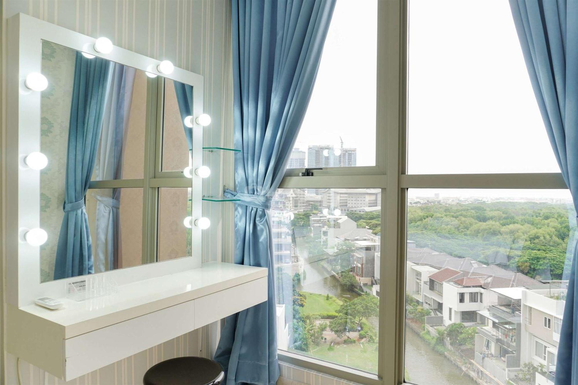 Cozy And Modern Look 1br Gold Coast By Travelio Jakarta