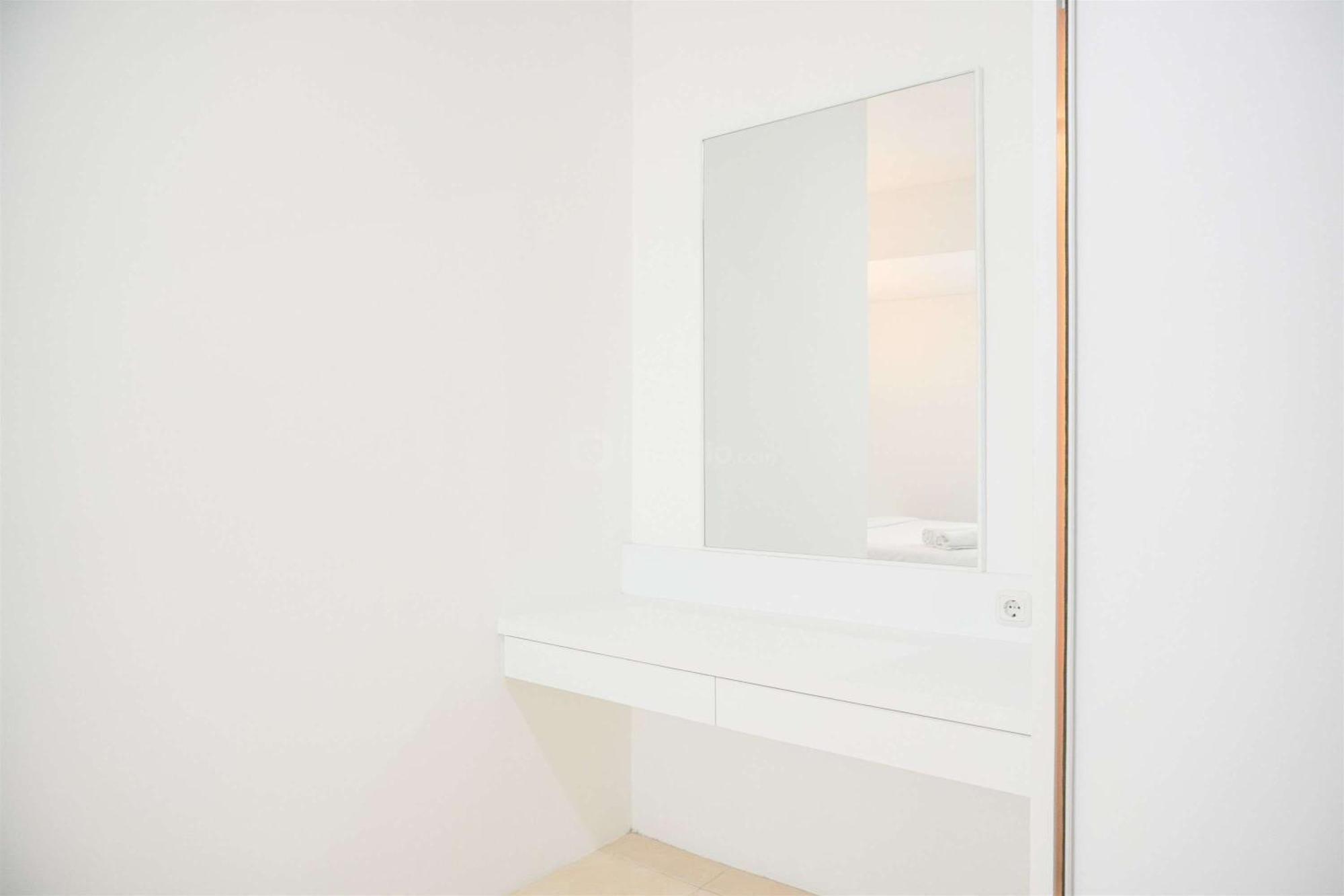 Modern And Homey 2br At Mt Haryono Square By Travelio Apartment