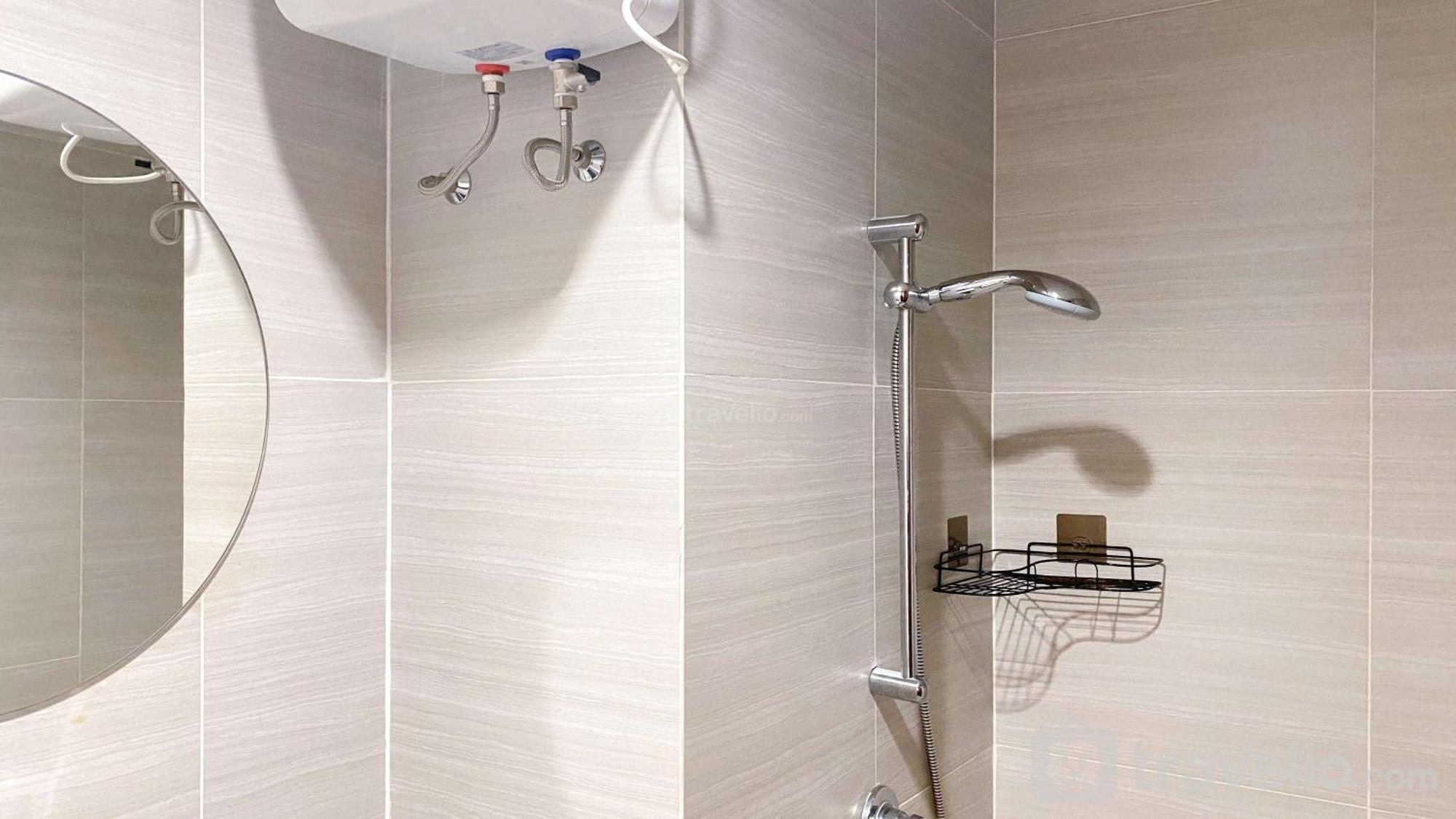 Cozy Living And Warm At West Vista By Travelio * Jakarta