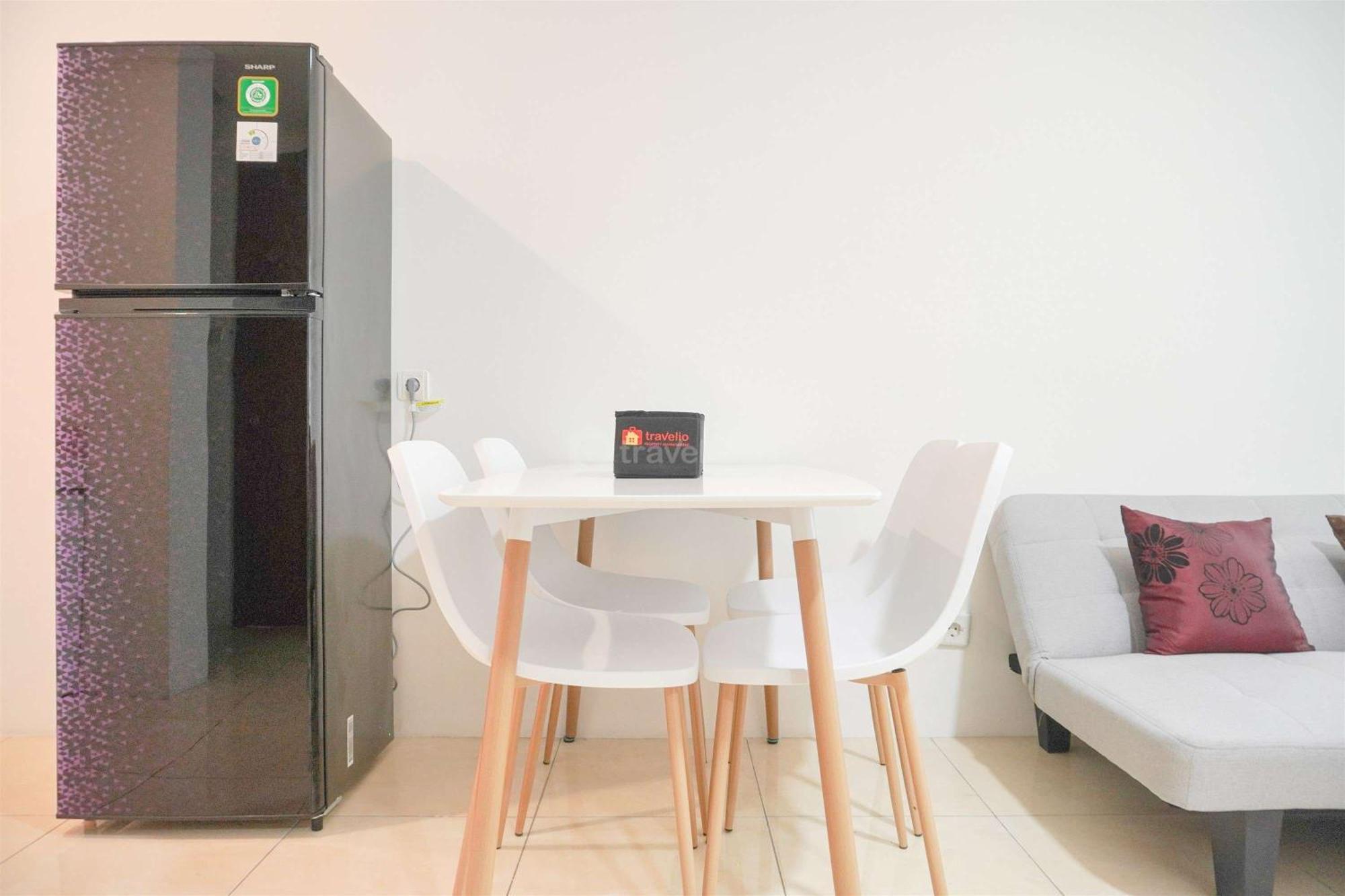 Apartment Modern And Homey 2br At Mt Haryono Square By Travelio *