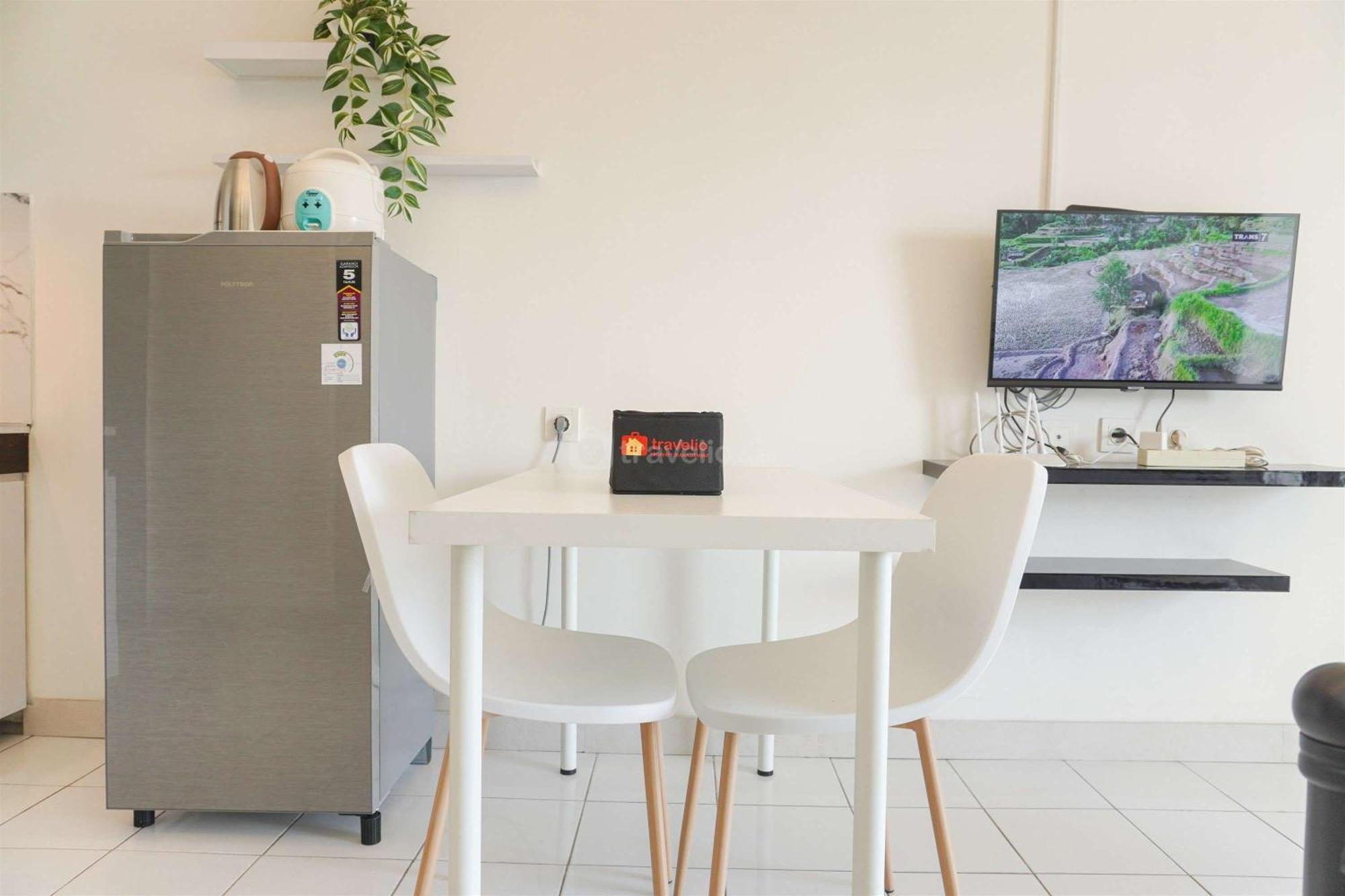 Brand New And Simply 1br At The Wave Kuningan By Travelio Apartment