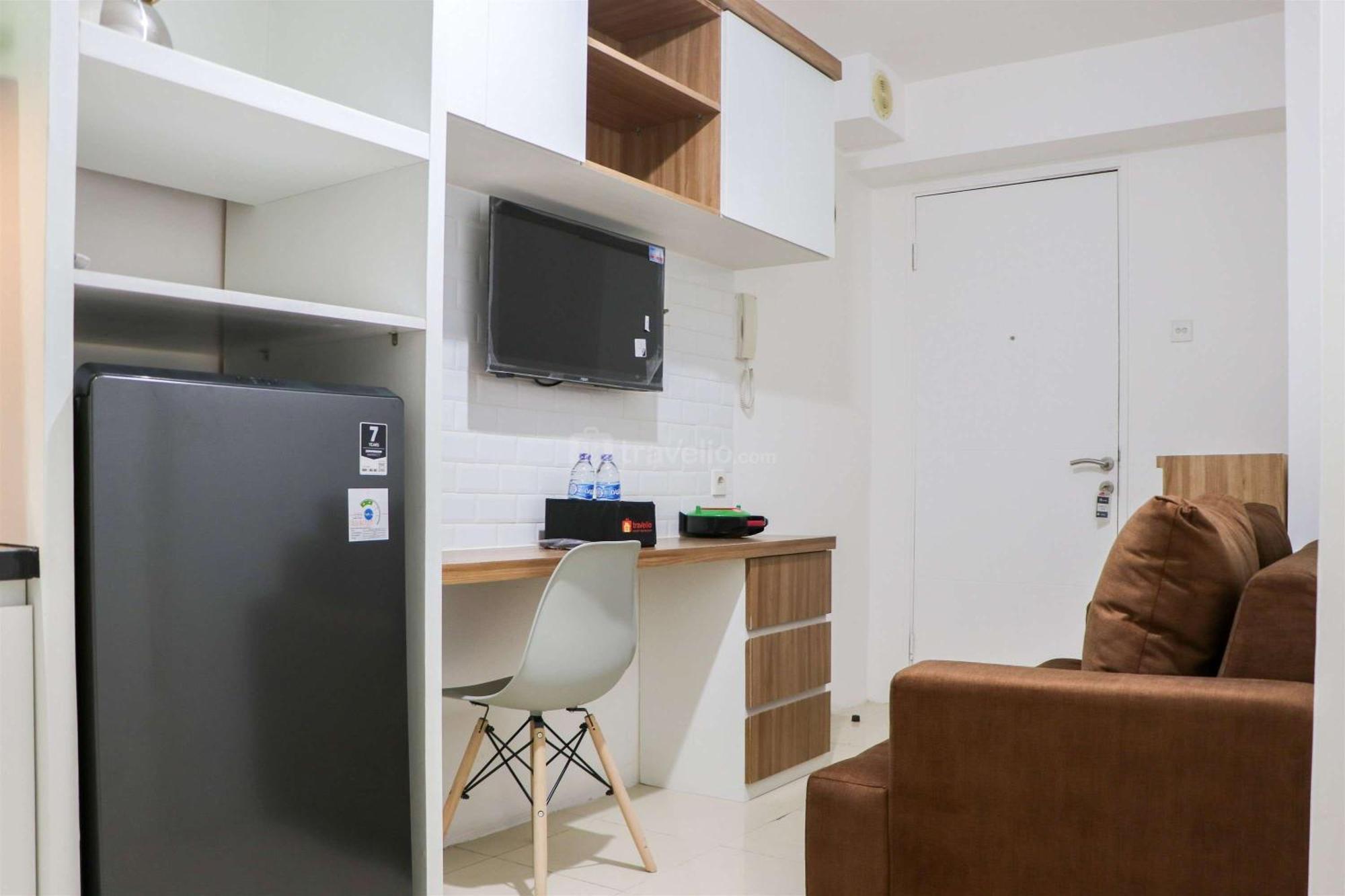 Apartment Minimalist And Warm 1br At Bassura By Travelio