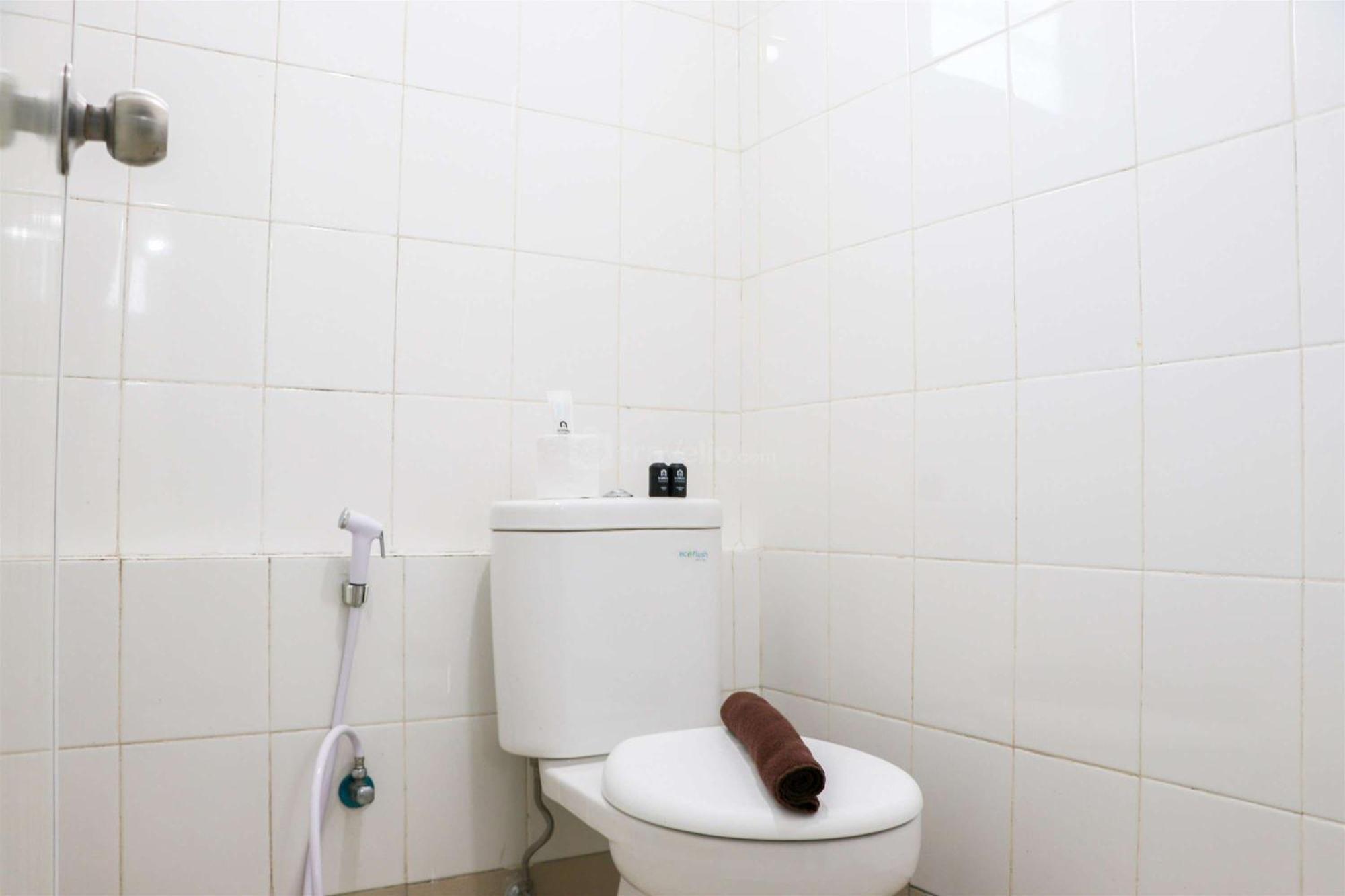 Minimalist And Warm 1br At Bassura By Travelio Jakarta