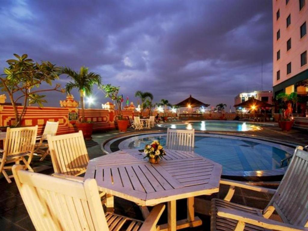 Hotel Grand Cempaka Business 4*