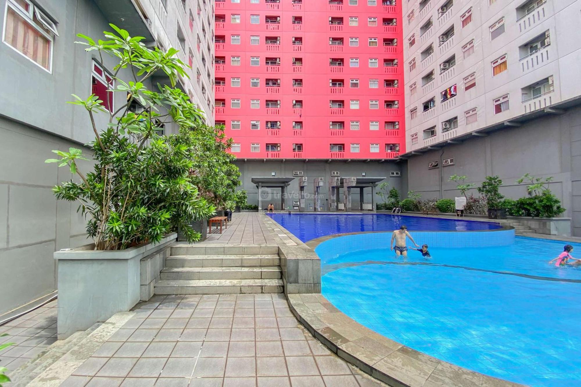 Apartment Cozy Living 2br Pramuka Near Mall By Travelio *
