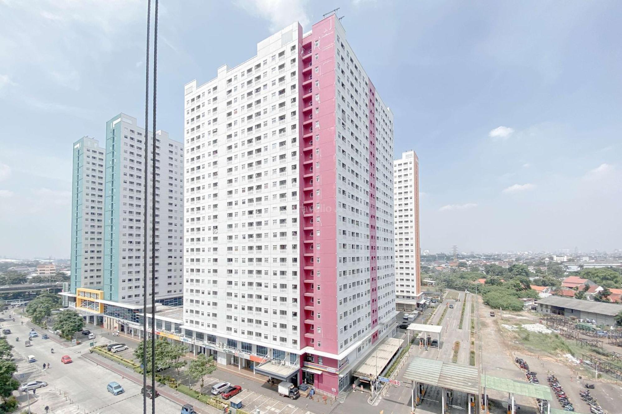 Apartment Cozy Living 2br Pramuka Near Mall By Travelio