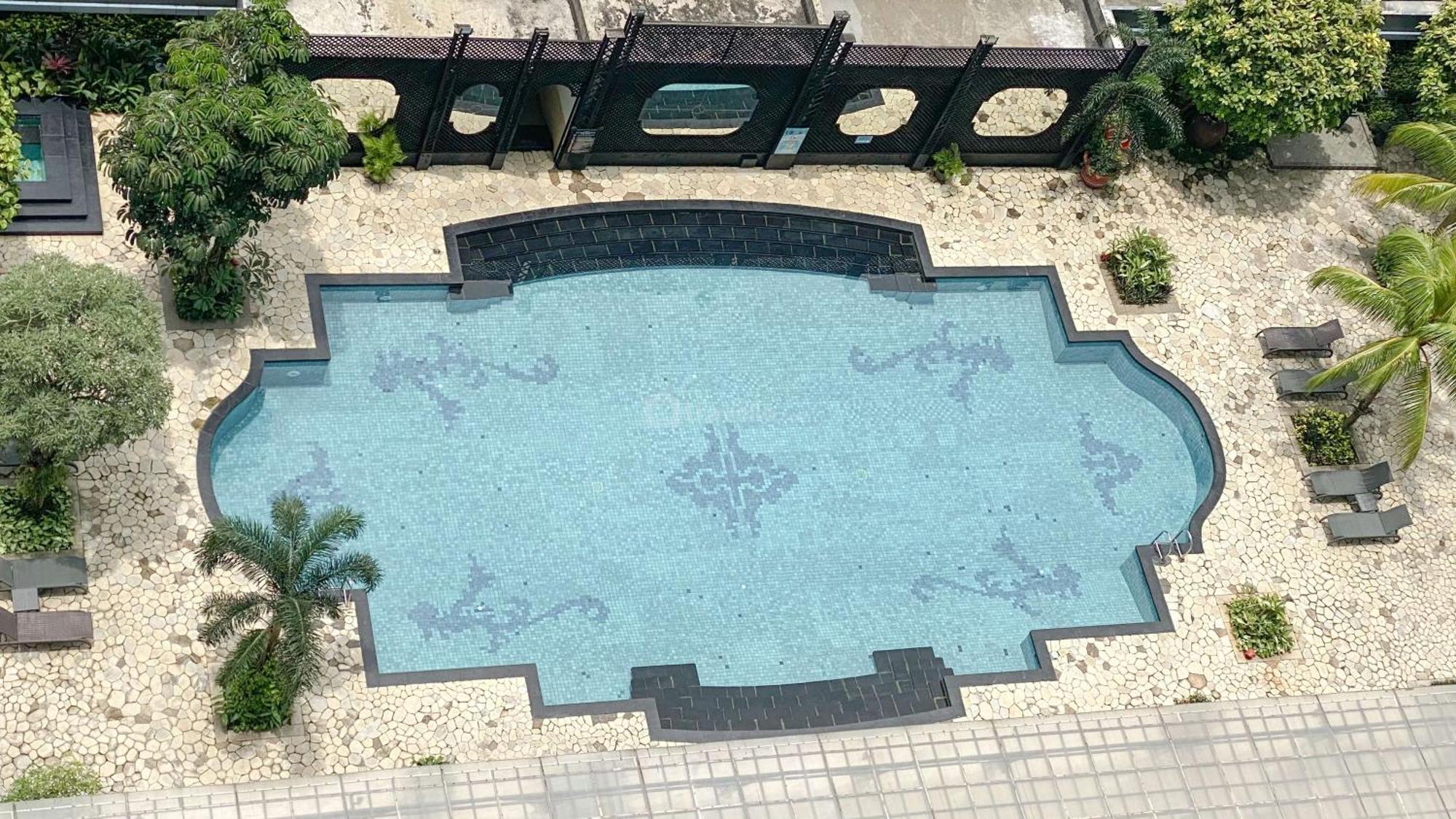 Modern Look And Comfy 3br Bellagio By Travelio Jakarta