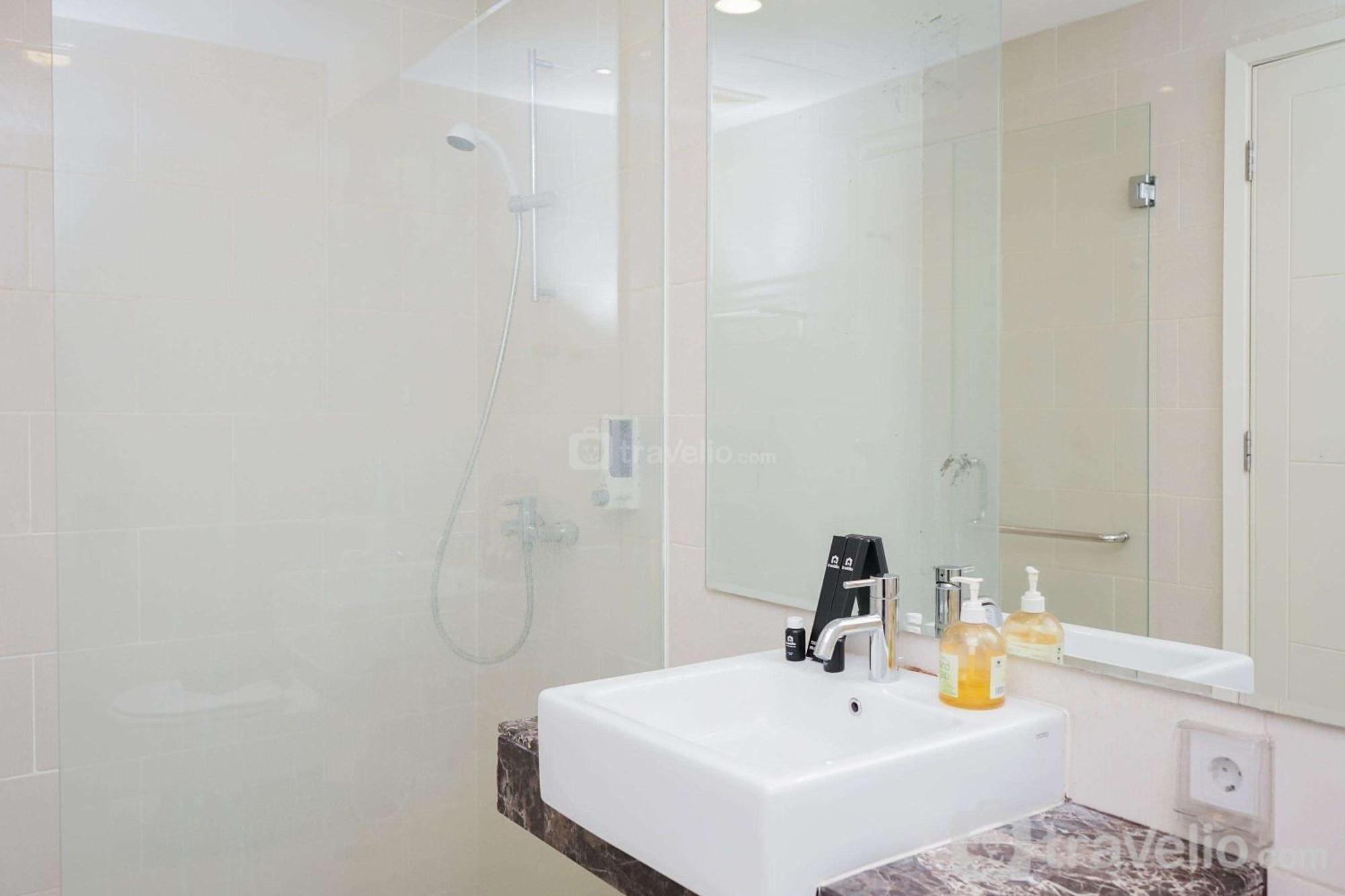 Mordern And Homey 2br At Casa Grande By Travelio Jakarta