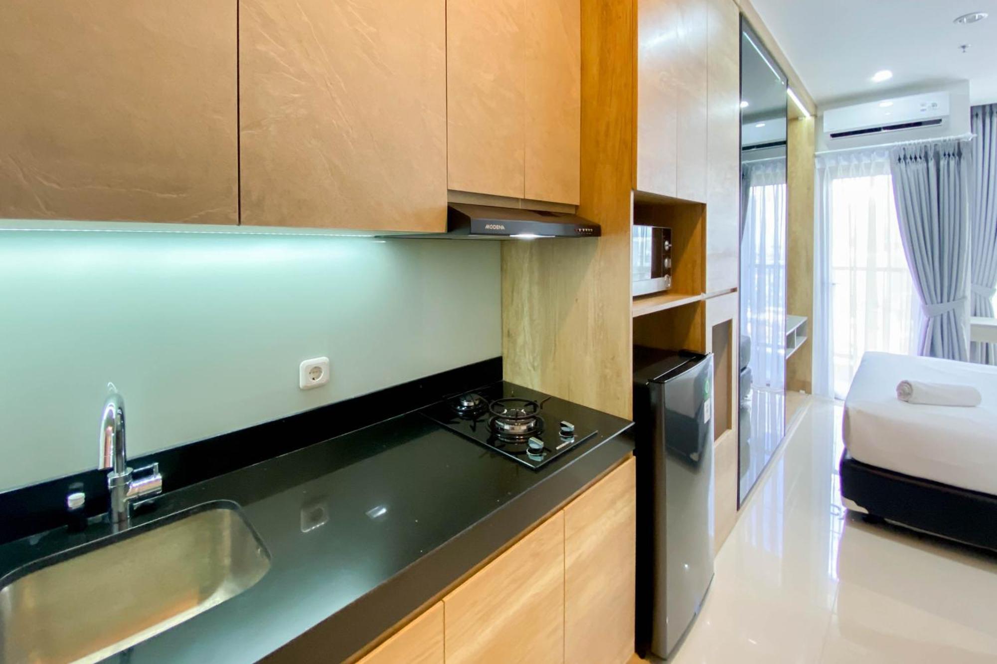 Comfort And Modern Look Ciputra World 2 By Travelio Jakarta