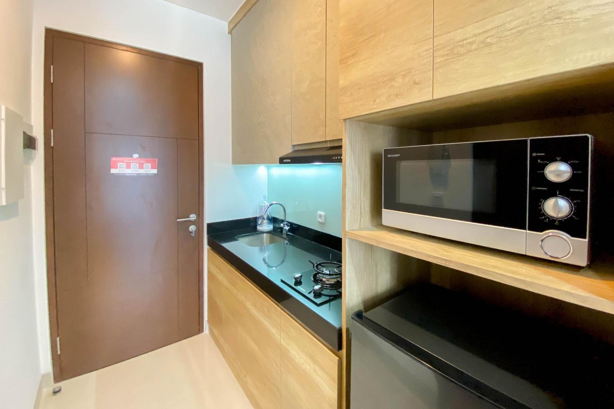 Appartement Comfort And Modern Look Ciputra World 2 By Travelio