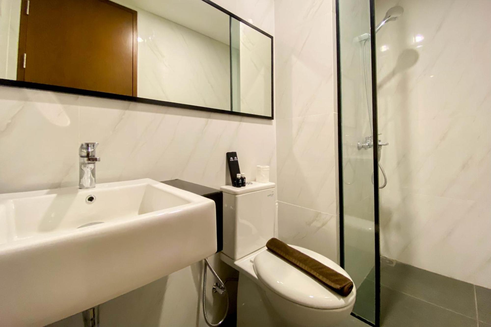 Comfort And Modern Look Ciputra World 2 By Travelio *