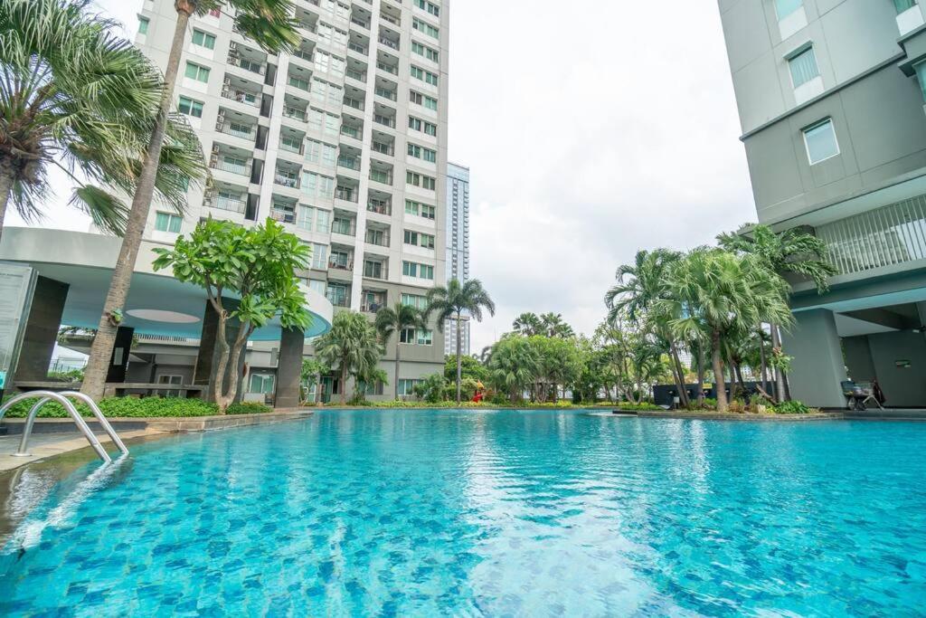 2br At View Thamrin Netflix Apartment