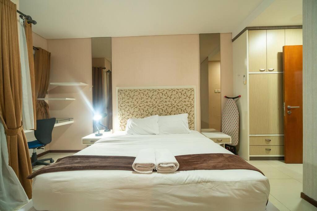 Apartment 2br At View Thamrin Netflix Jakarta