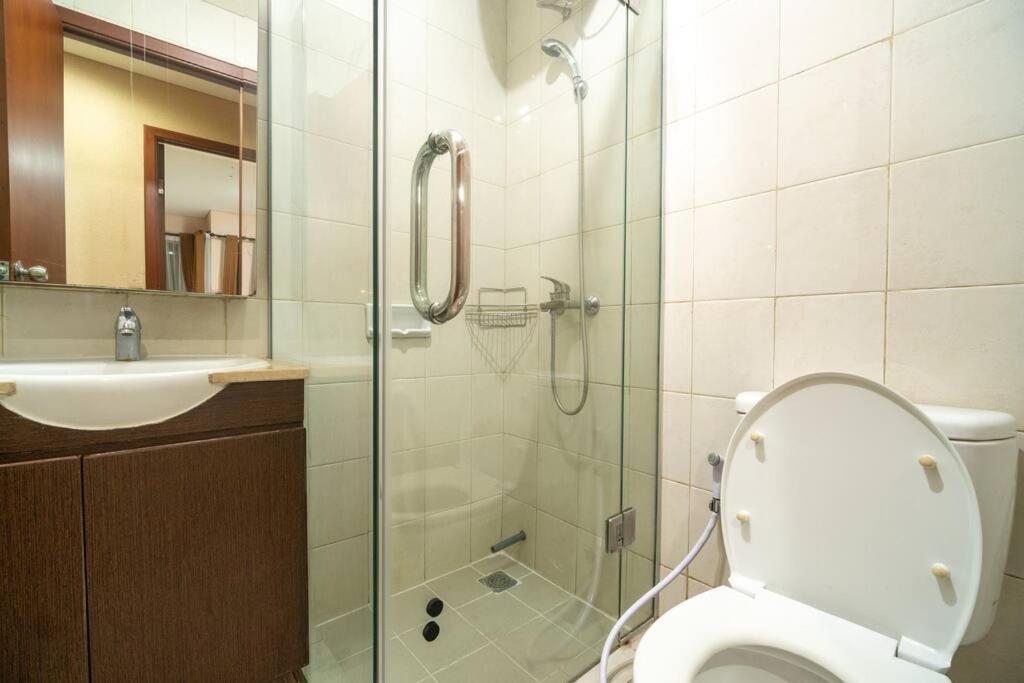 Apartment 2br At View Thamrin Netflix Jakarta
