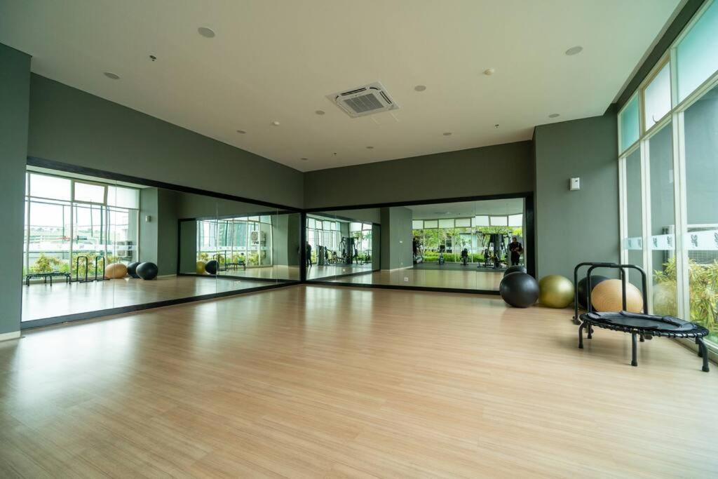 2br At View Thamrin Netflix Apartment Jakarta