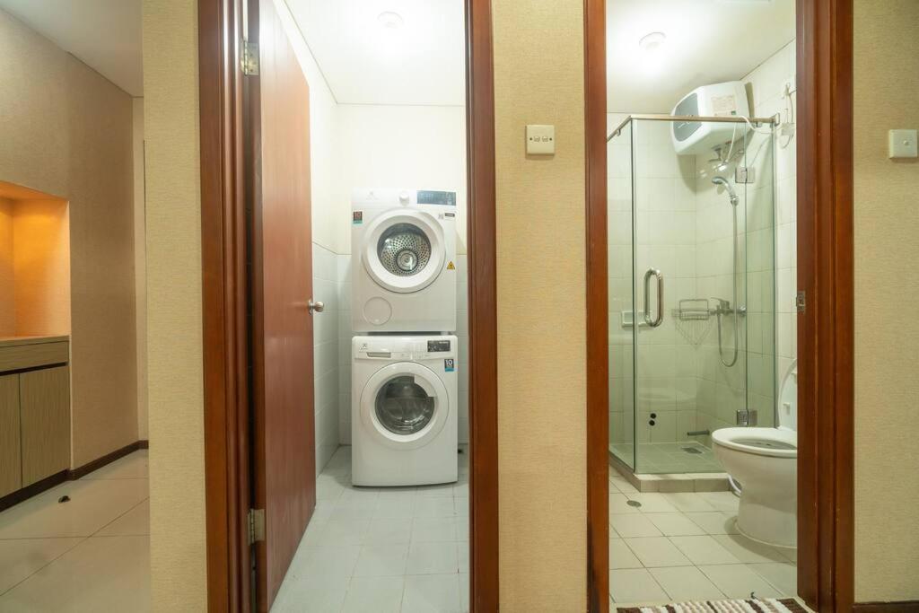 Apartment 2br At View Thamrin Netflix Jakarta
