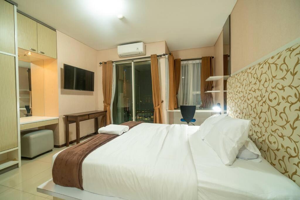 2br At View Thamrin Netflix
