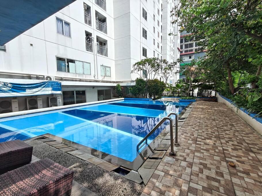 Apartment Twin Bed Bassura Netflix & Chill