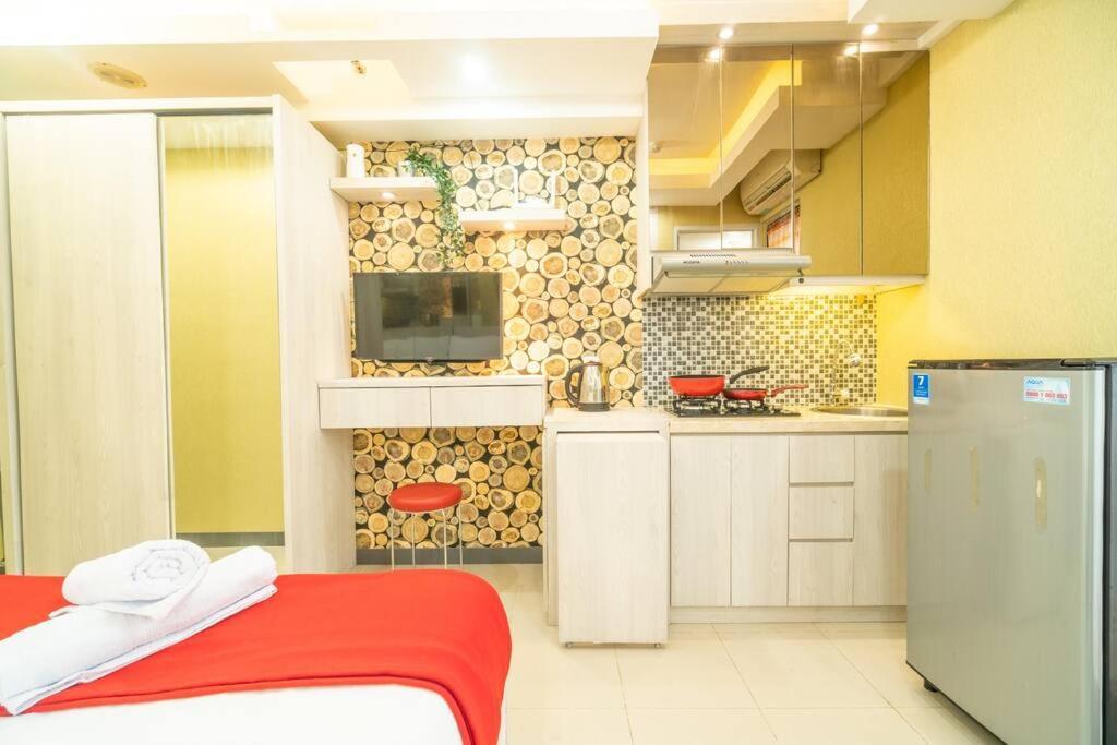 Apartment Twin Bed Bassura Netflix & Chill *