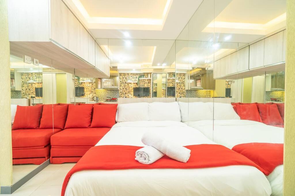 Twin Bed Bassura Netflix & Chill Apartment Jakarta