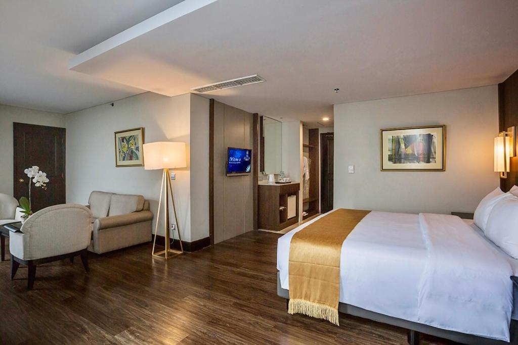 The Acacia Hotel