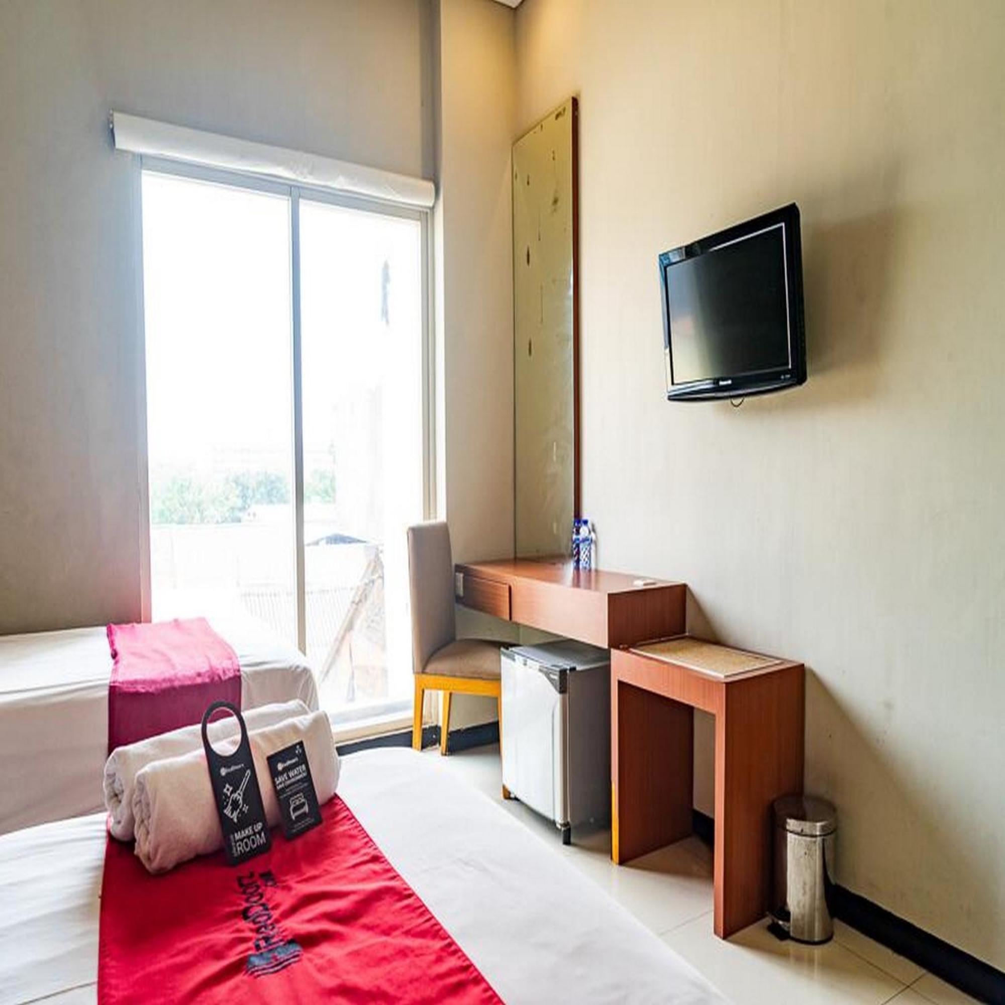 Hotel Reddoorz At Blue Pacific Blok M Jakarta