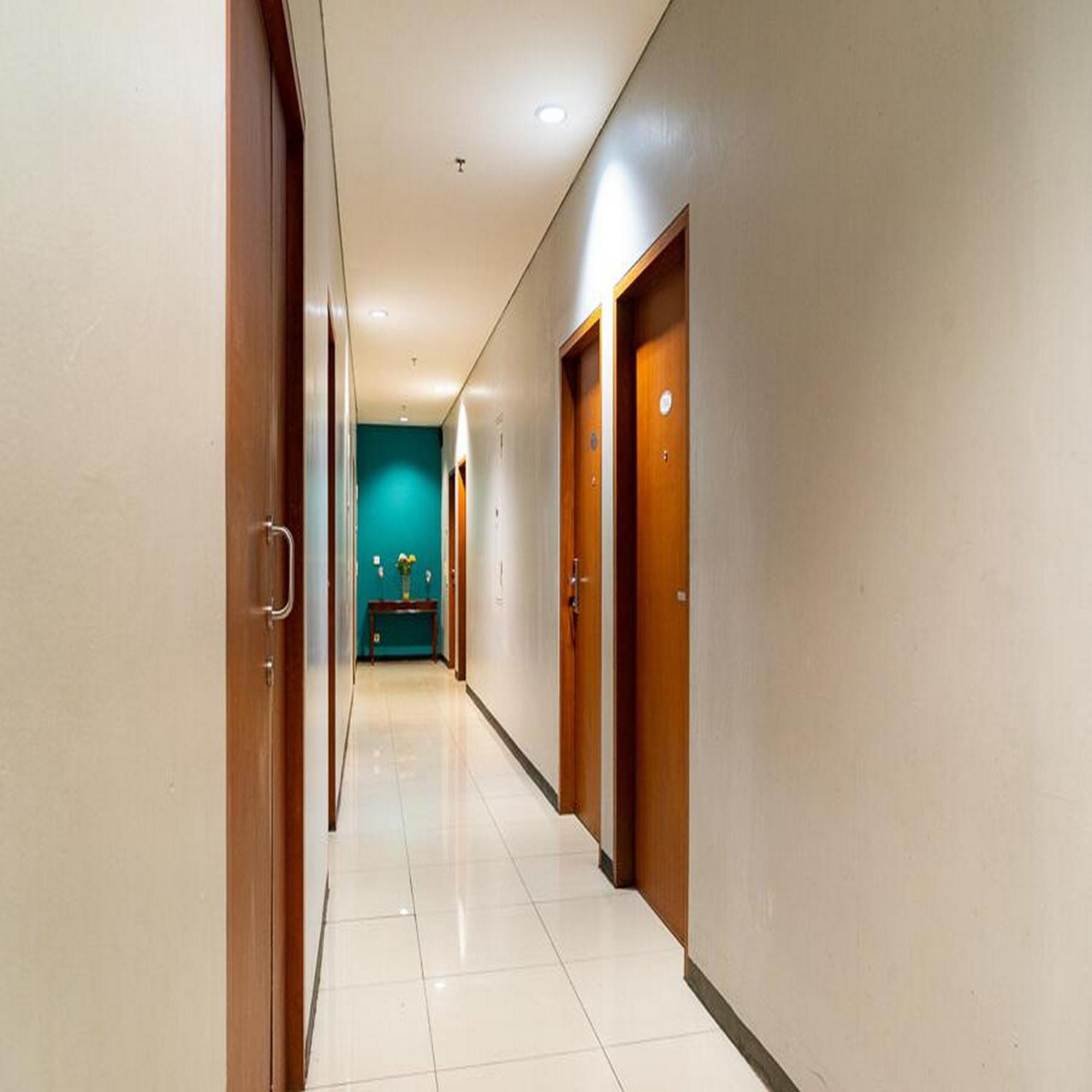 Reddoorz At Blue Pacific Blok M Hotel