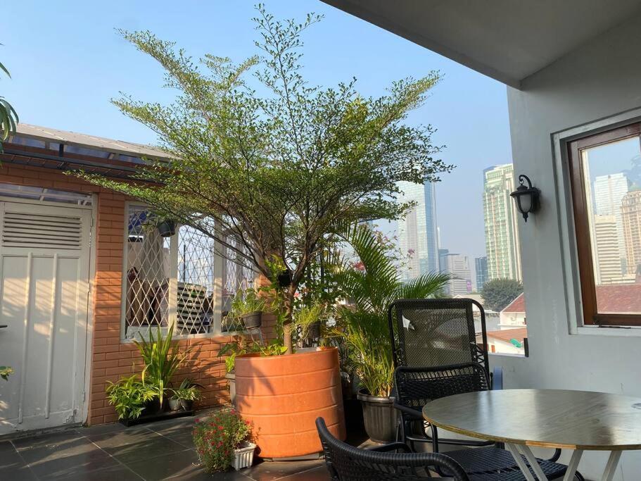 A Fantastic Roof View At Superb Location In Wisma tamu *