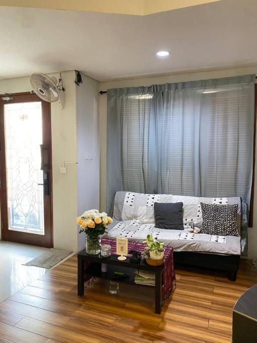 Wisma tamu A Fantastic Roof View At Superb Location In