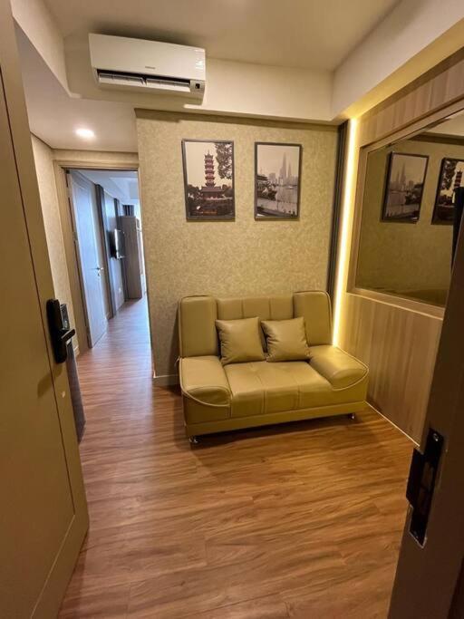 Shanghai Gold Coast Netflix Sofabed Apartemen Jakarta
