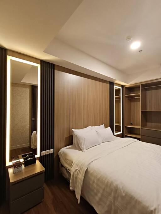 Apartment Gold Coast 1br Pudonng Netflix Sofa Bed Jakarta