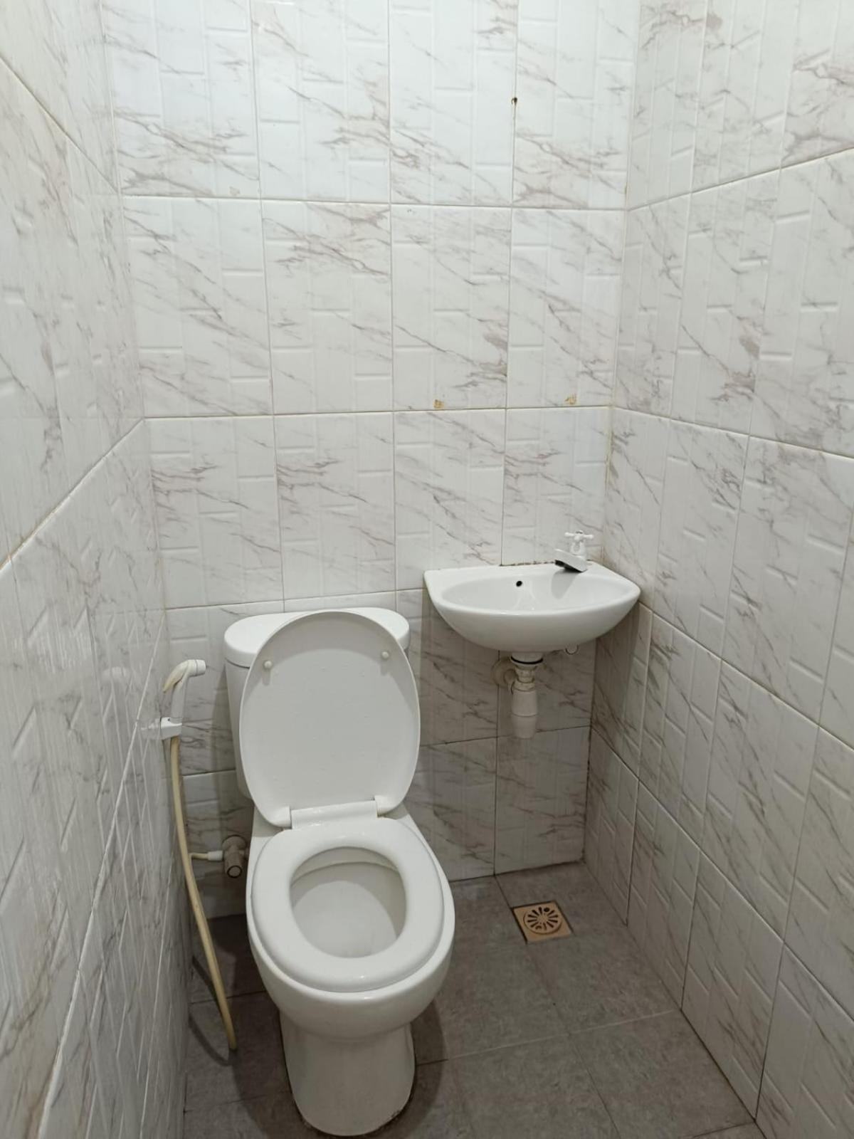 Ratana Cengkareng Syariah Guest house Jakarta