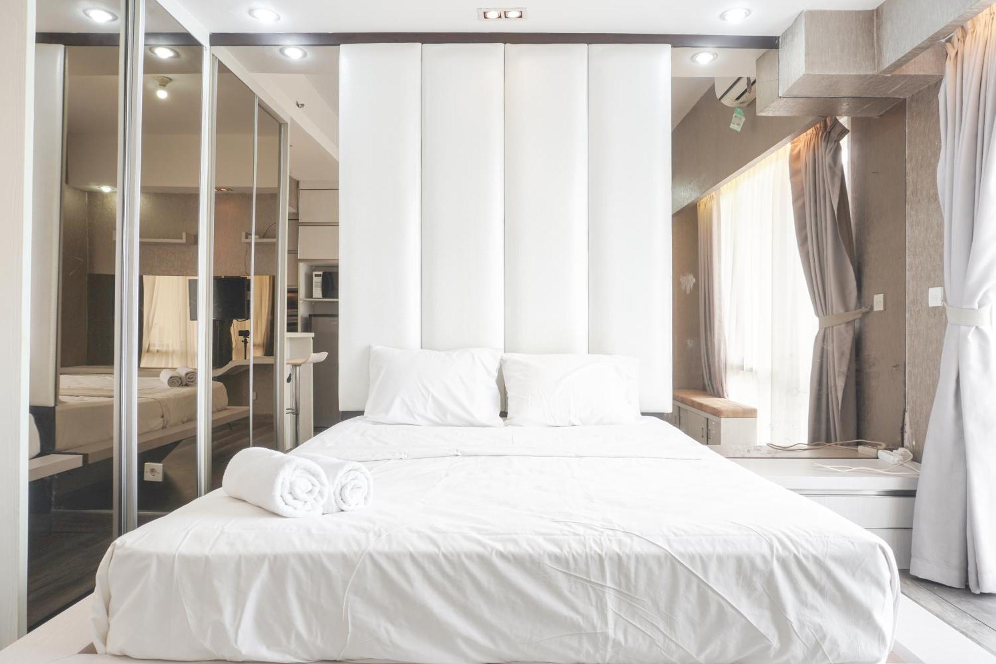 Minimalist And Cozy At Ambassade Kuningan By Travelio Apartment *