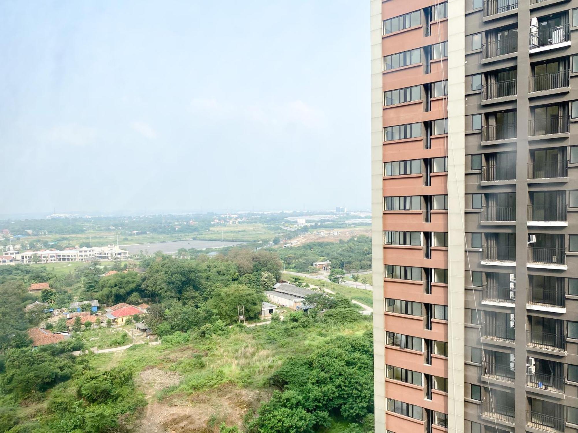 Apartment Comfort And Cozy 2br At Meikarta By Travelio Jakarta