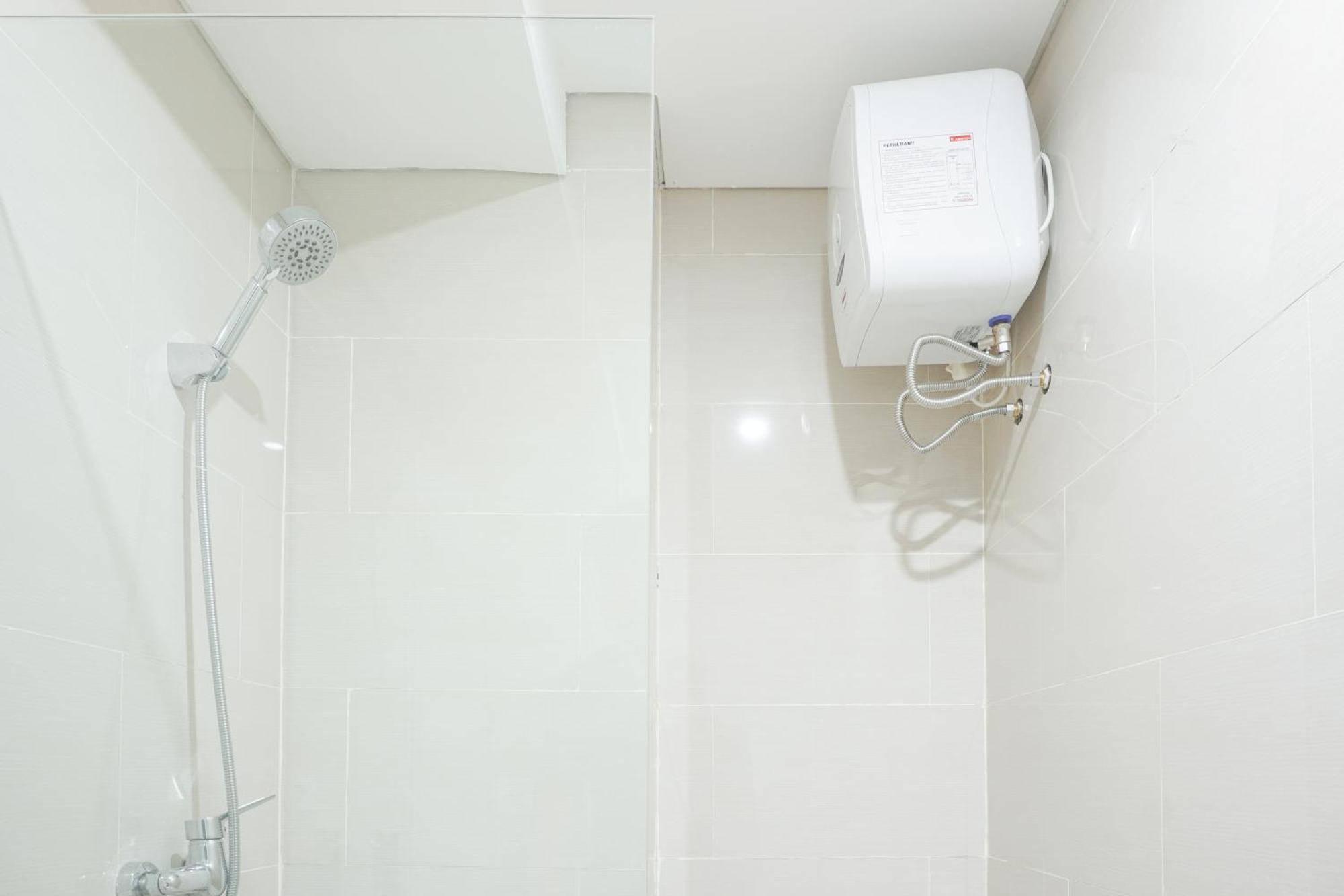 Apartment And Comfort 2br At Daan Mogot By Travelio *