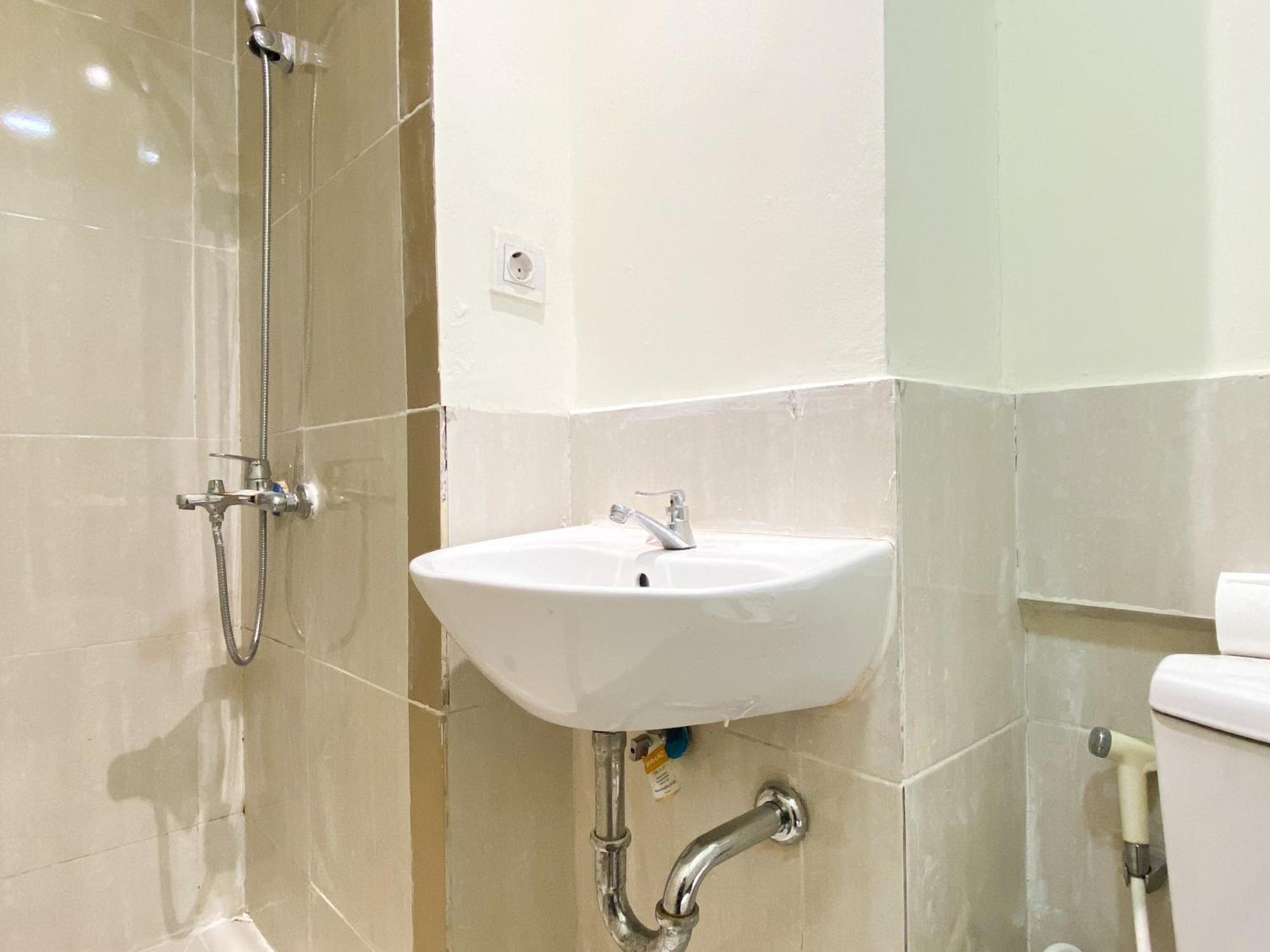Spacious And Modern 3br At Meikarta By Travelio *