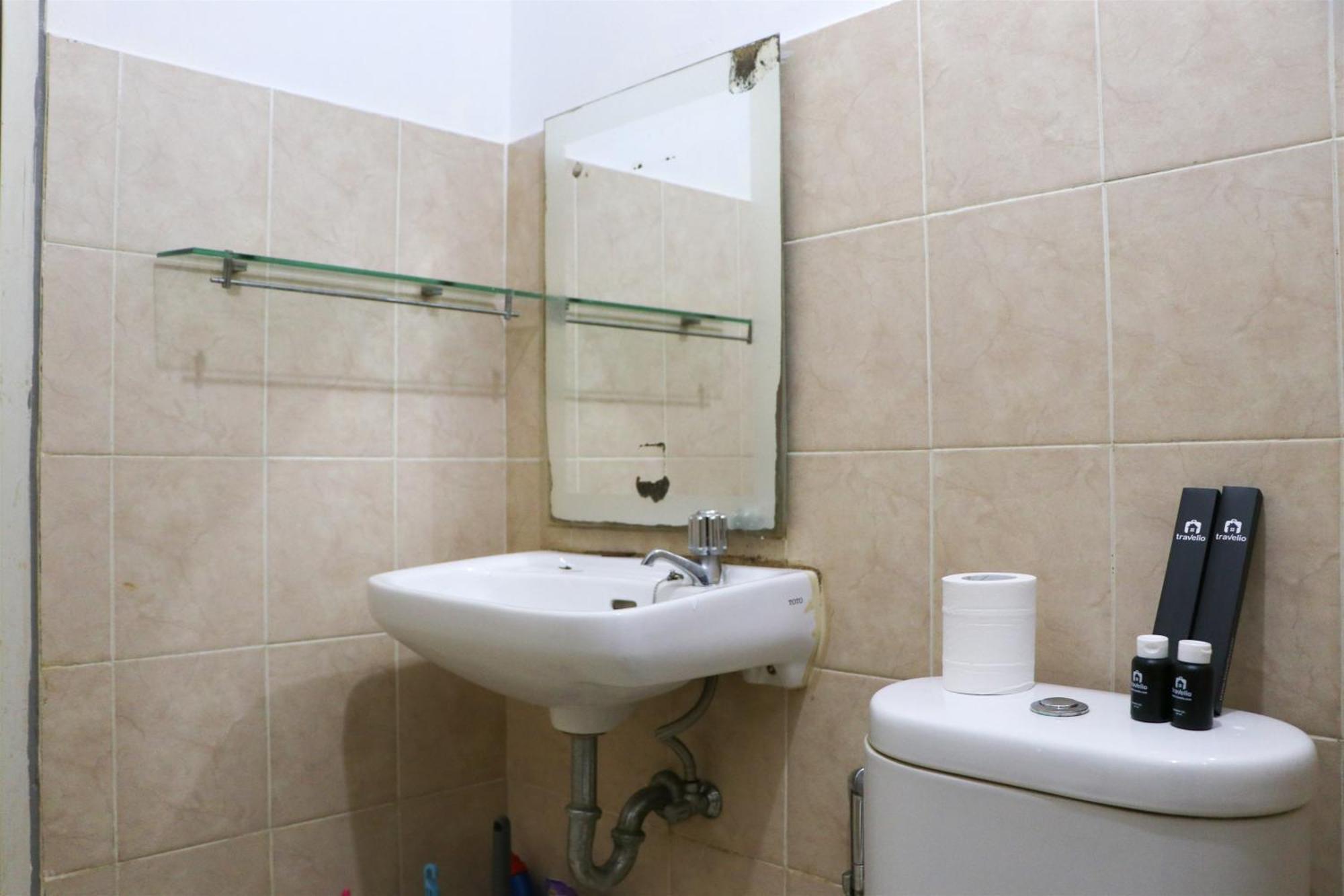 Cozy Living And Tidy 2br Bay Pluit By Travelio Jakarta
