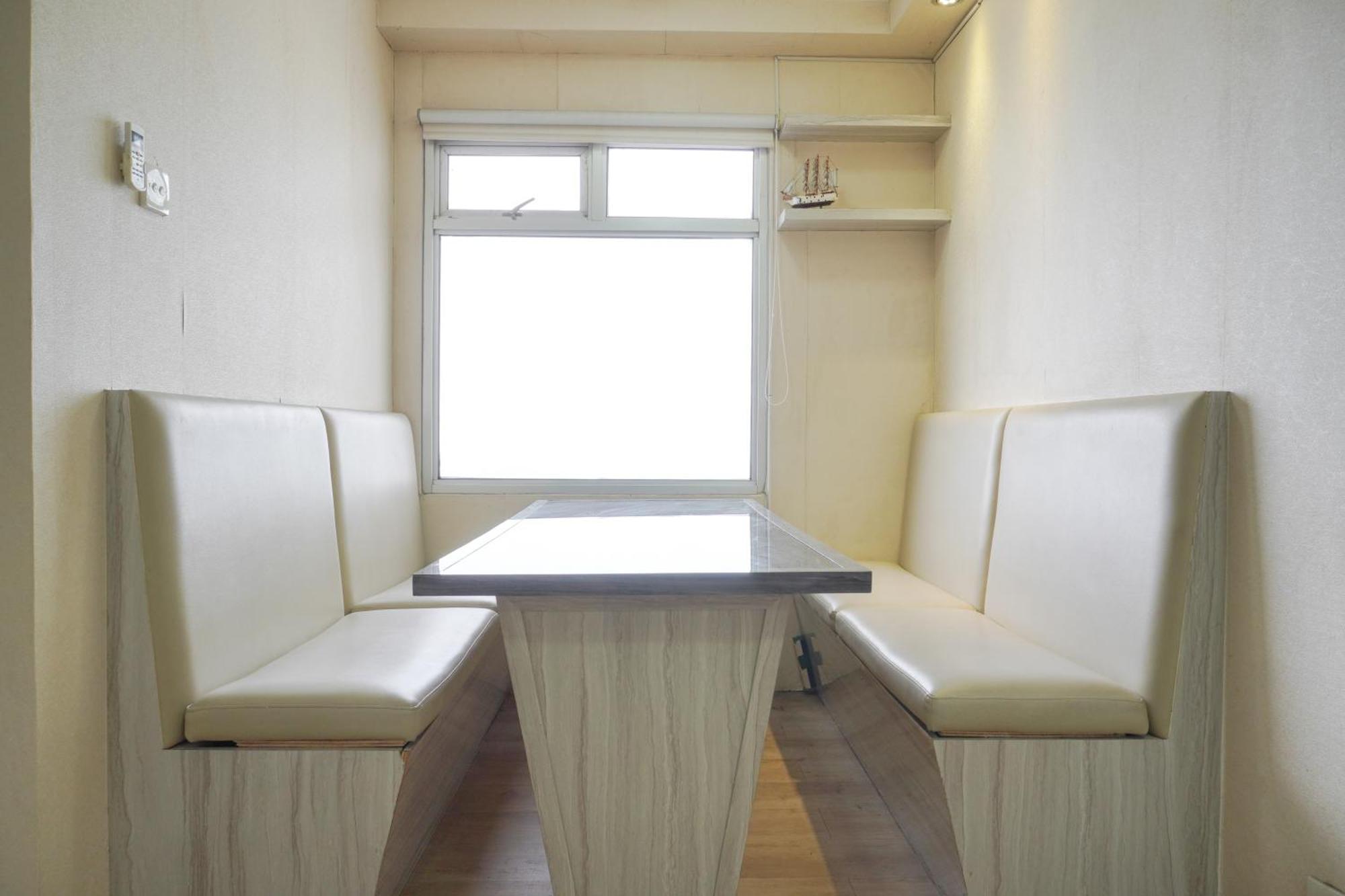 Modern And Large 2br Bay Pluit Facing Spectacular Sea View By Travelio *