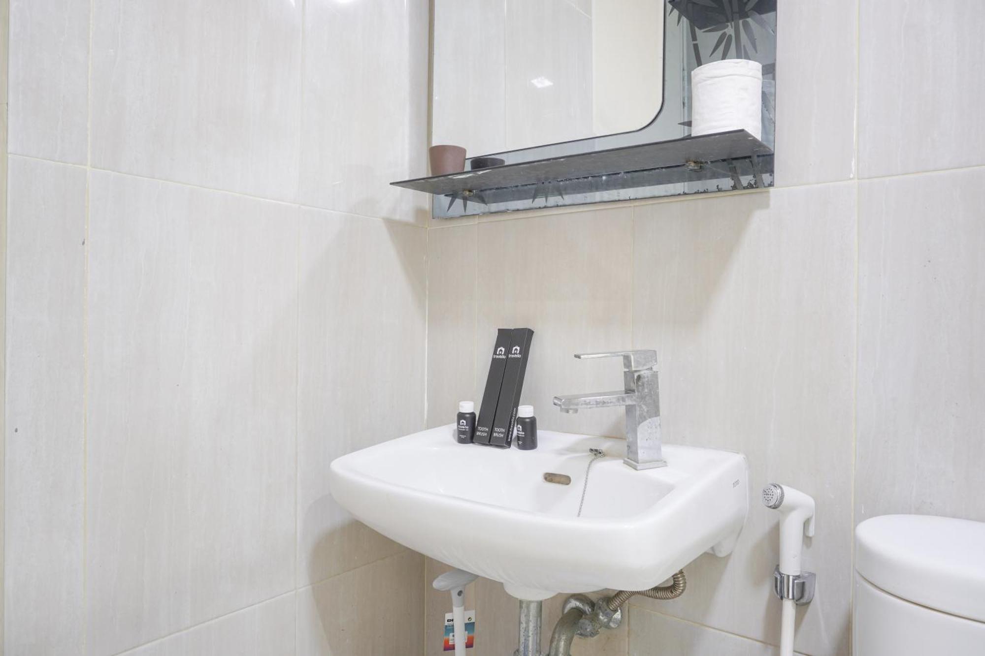 Modern And Large 2br Bay Pluit Facing Spectacular Sea View By Travelio
