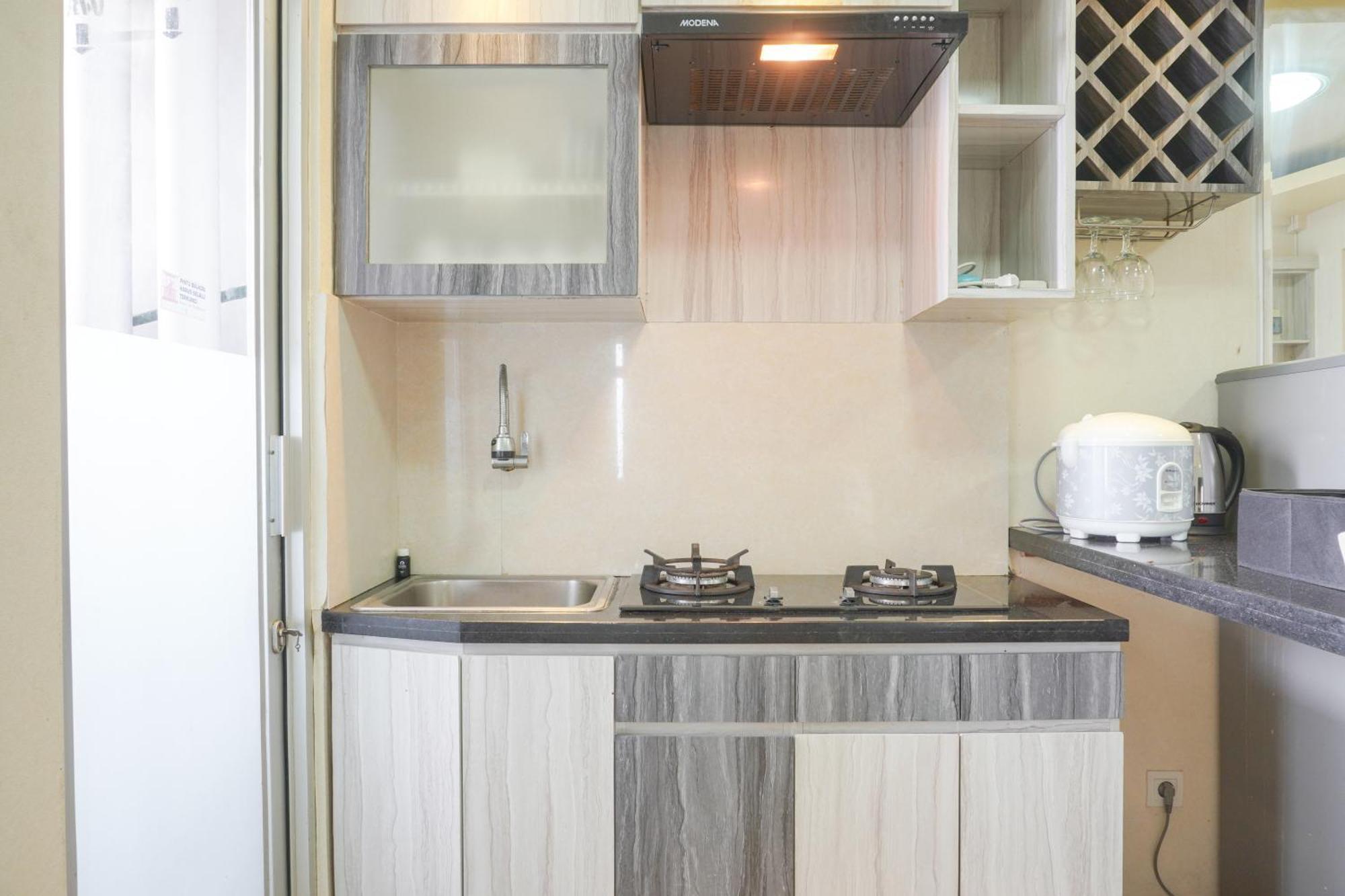 Modern And Large 2br Bay Pluit Facing Spectacular Sea View By Travelio Apartment Jakarta