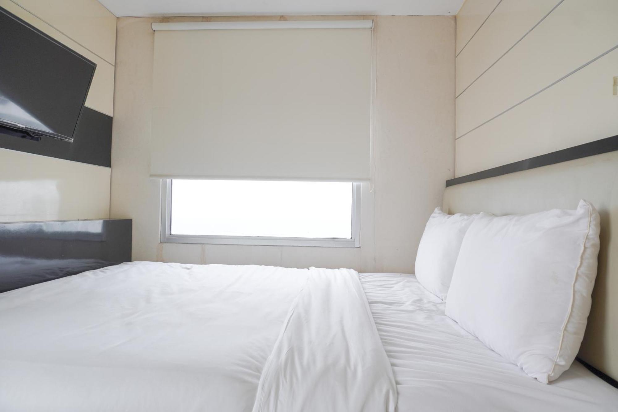 Modern And Large 2br Bay Pluit Facing Spectacular Sea View By Travelio