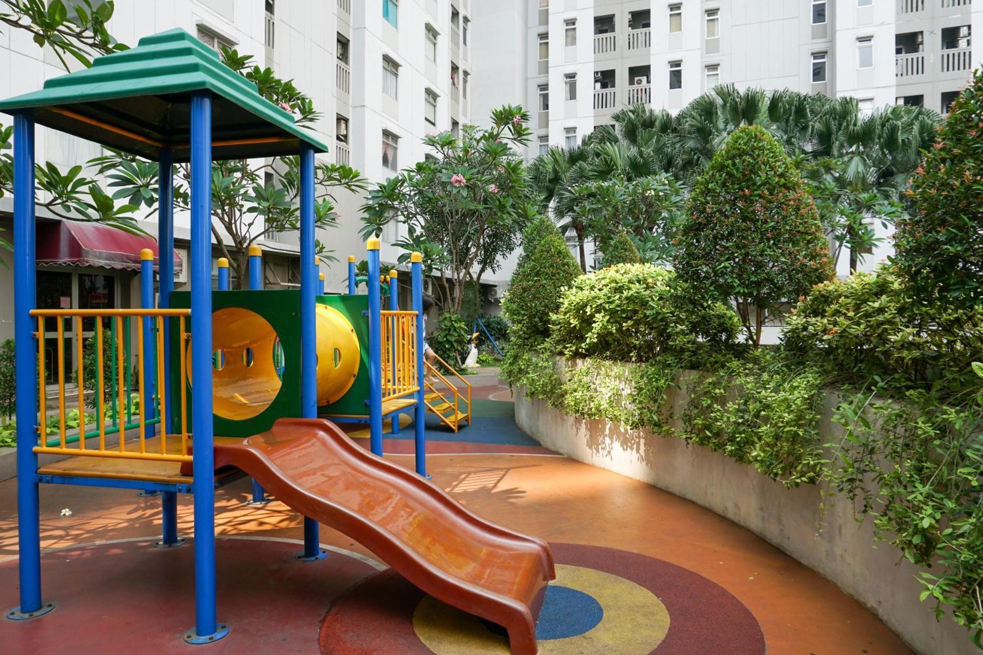Modern And Large 2br Bay Pluit Facing Spectacular Sea View By Travelio * Jakarta