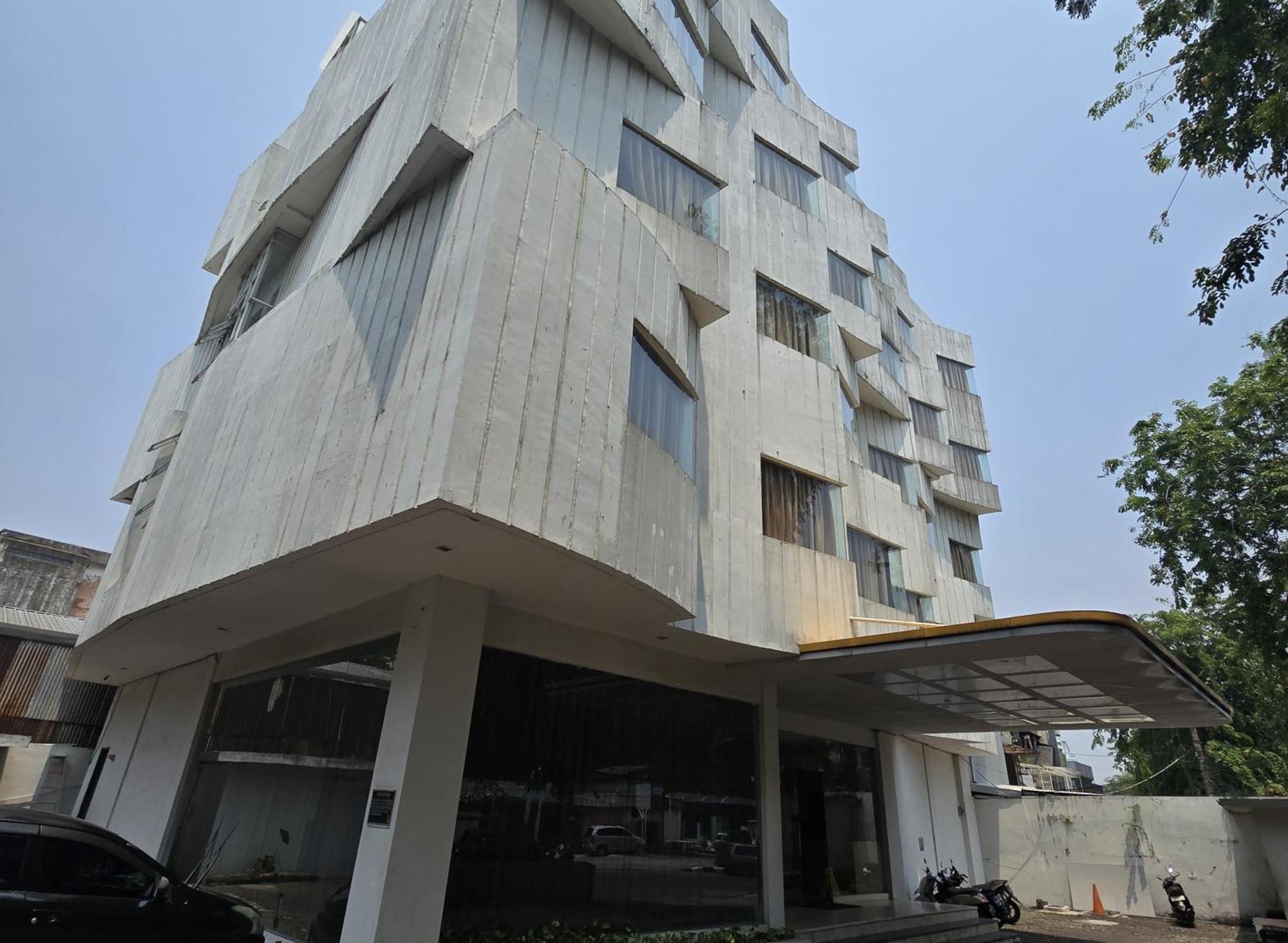 N3 Zainul Arifin 2* Jakarta