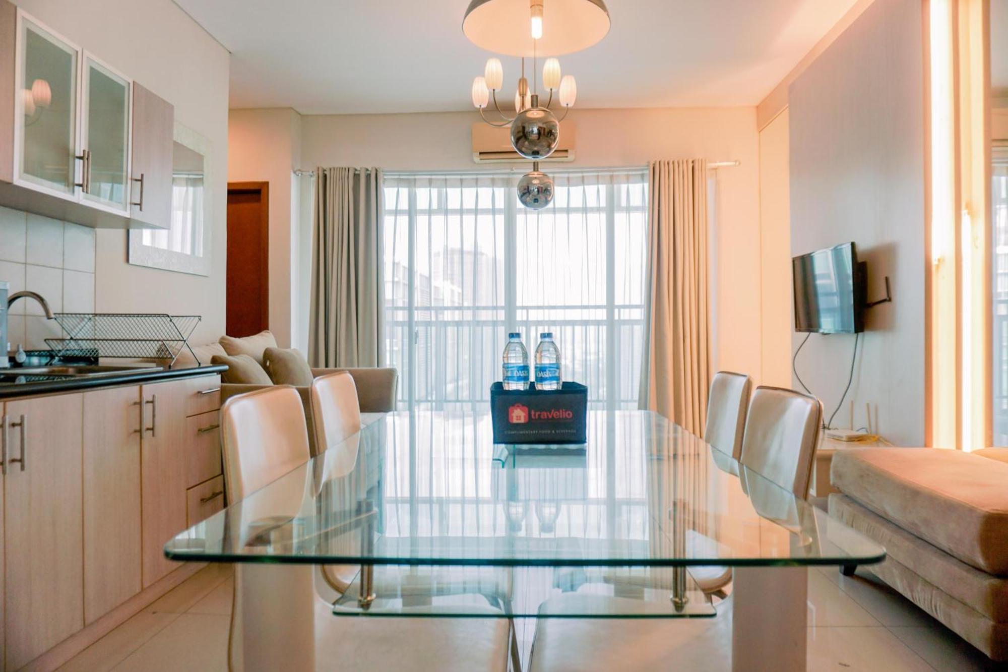 Elegant And Strategic 2br At Thamrin By Travelio Apartment